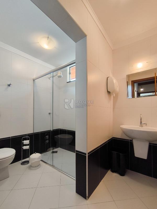 Chácara à venda no bairro Estância Eldorado: BANHEIRO FEMININO