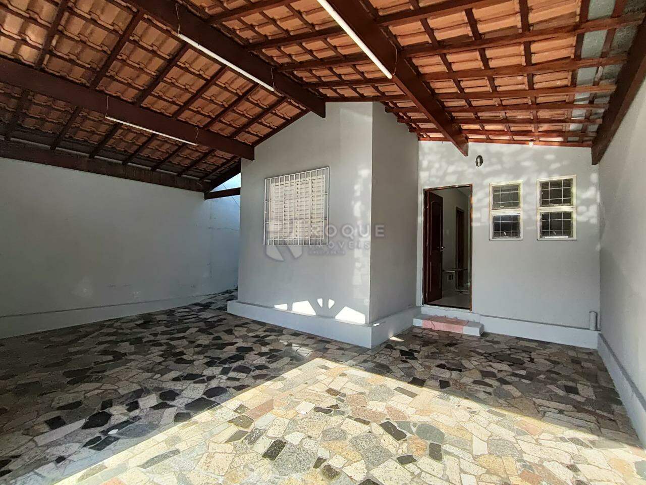 Casa Residencial para aluguel no bairro Jardim Ipanema: Garagem