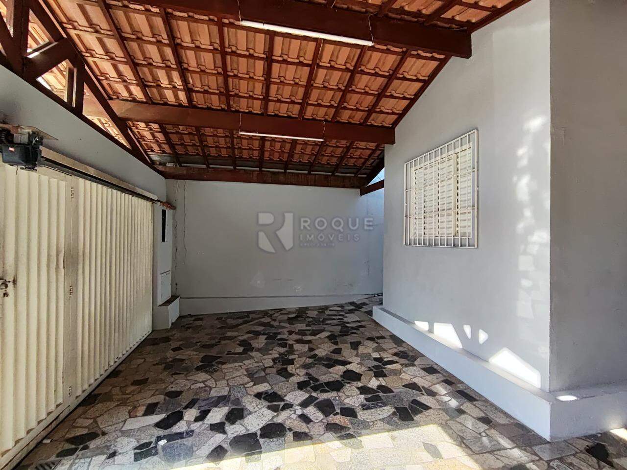 Casa Residencial para aluguel no bairro Jardim Ipanema: Garagem
