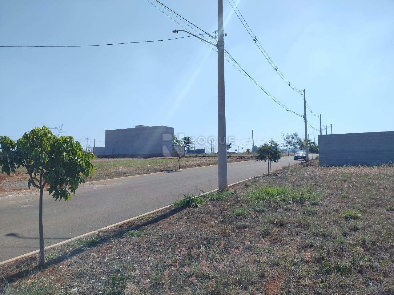 Terreno à venda no bairro Residencial Colinas do Engenho II: 