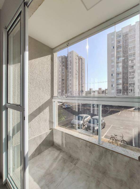 Apartamento para aluguel no bairro Vale das Esmeraldas: Sacada 