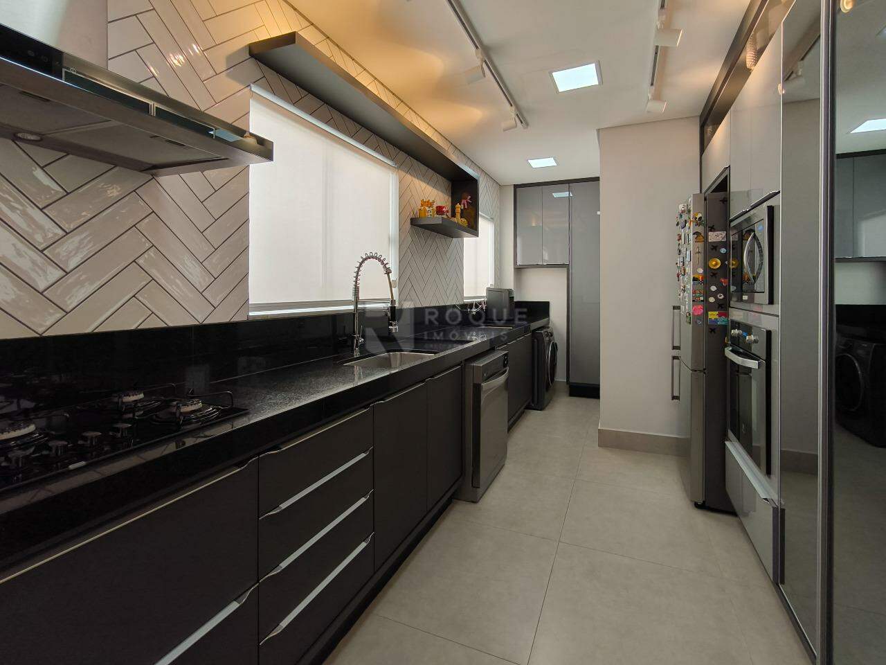 Apartamento à venda no bairro Jardim Ouro Verde: COZINHA
