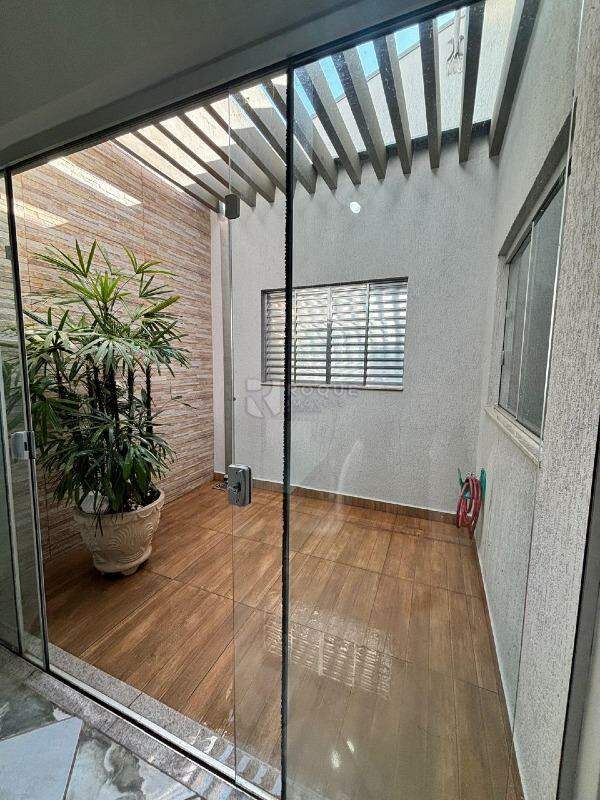 Casa Residencial à venda no bairro Residencial Nobreville: Jardim de Inverno