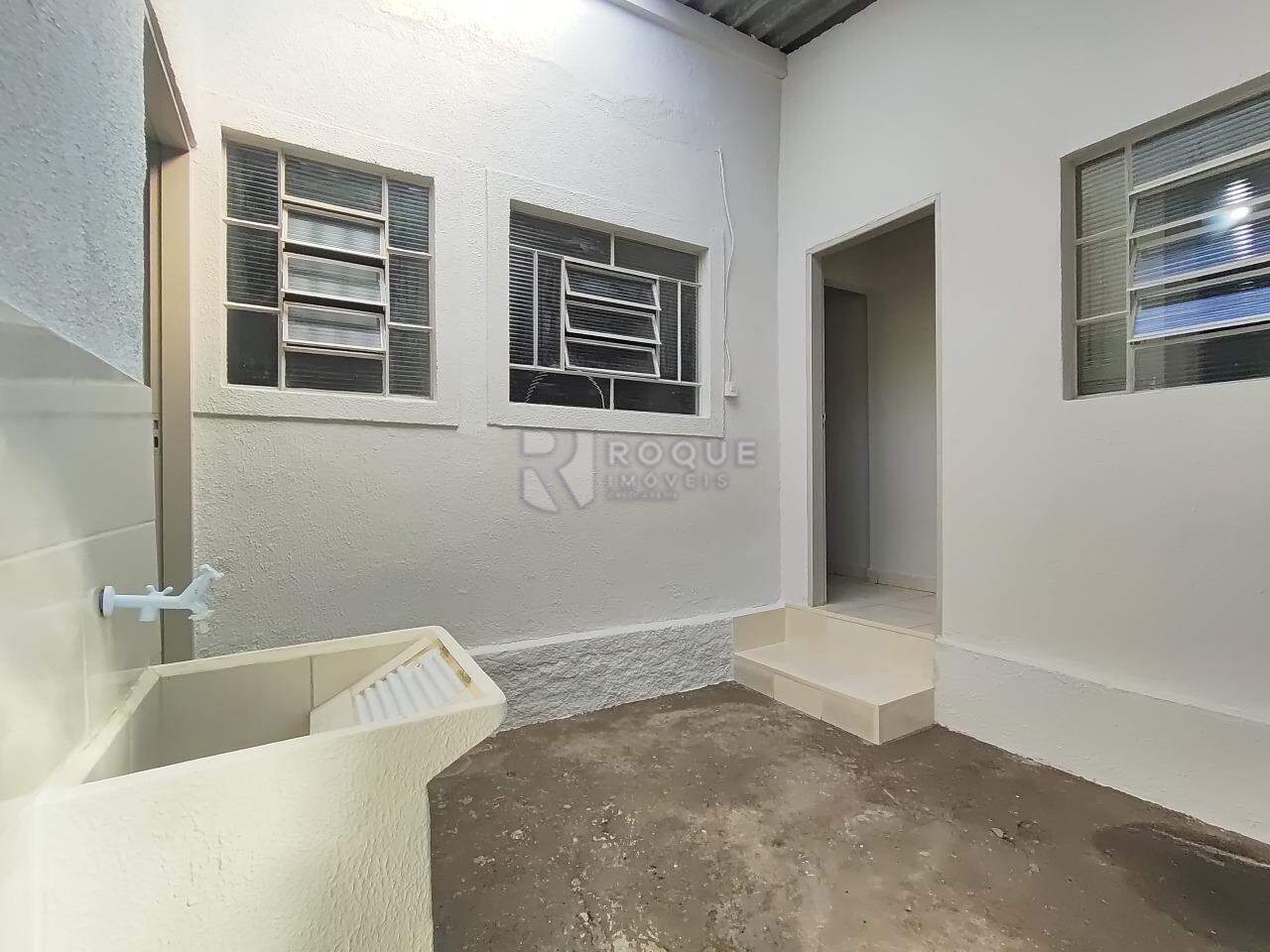 Casa Residencial para aluguel no bairro Vila Piza: Hall de entrada/Lavanderia 