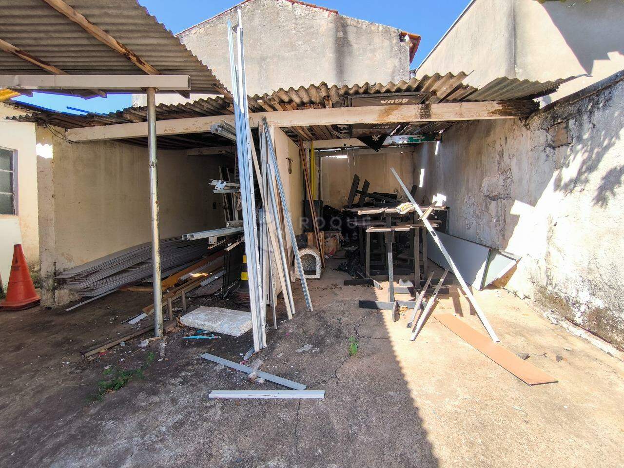 Terreno à venda no bairro Vila Camargo: GARAGEM