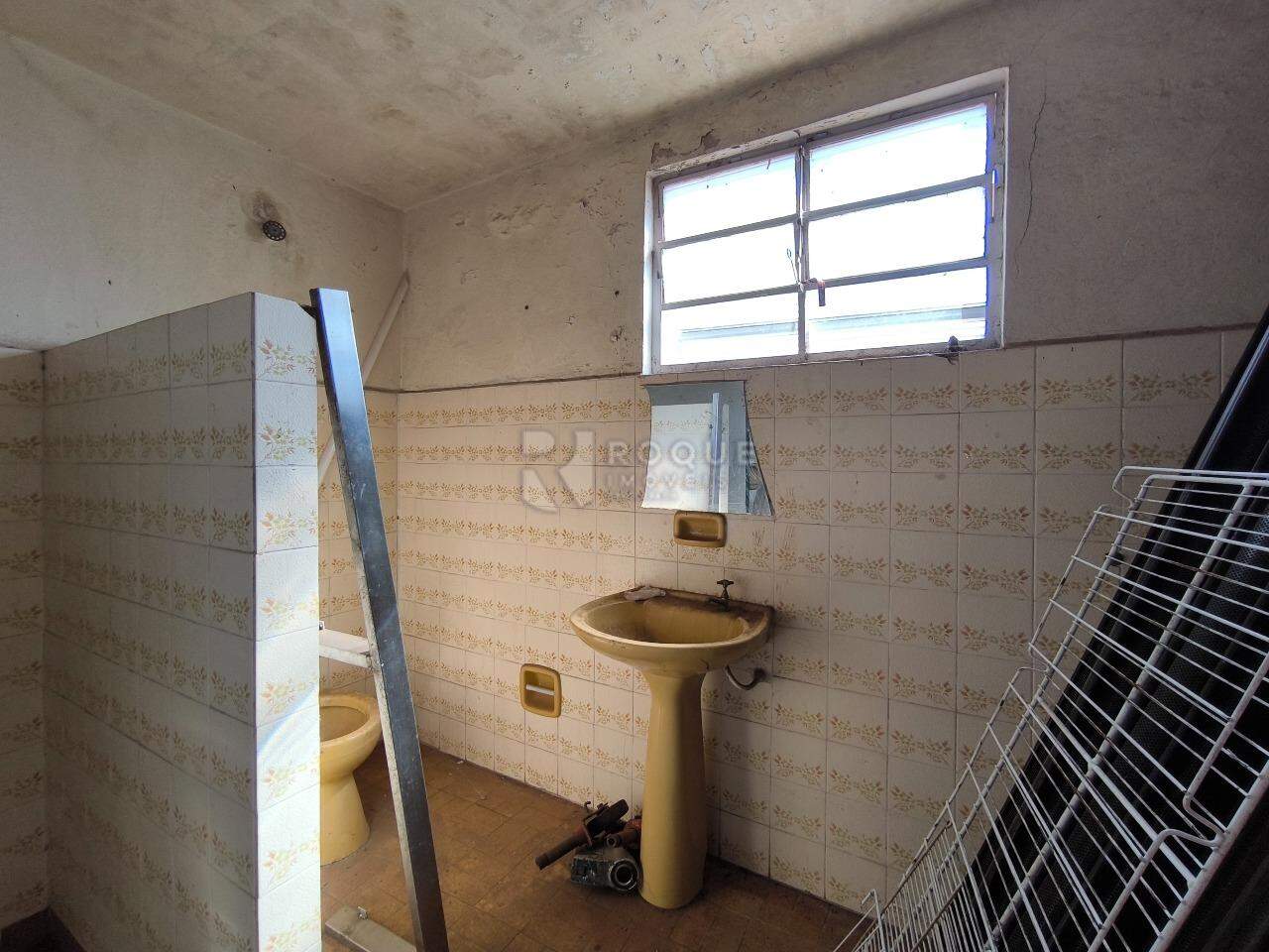 Terreno à venda no bairro Vila Camargo: BANHEIRO EDÍCULA