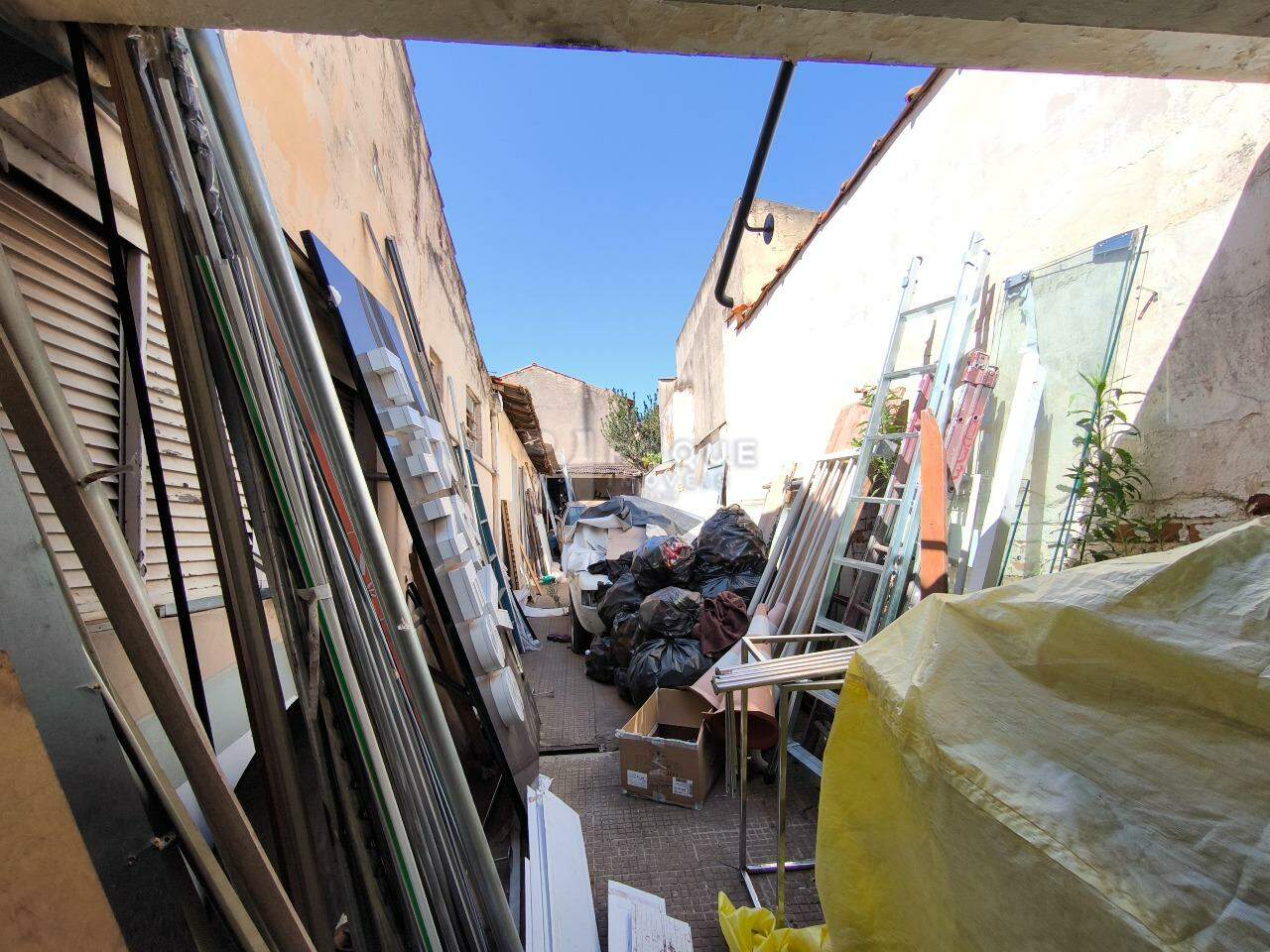 Terreno à venda no bairro Vila Camargo: LATERAL EXTERNA