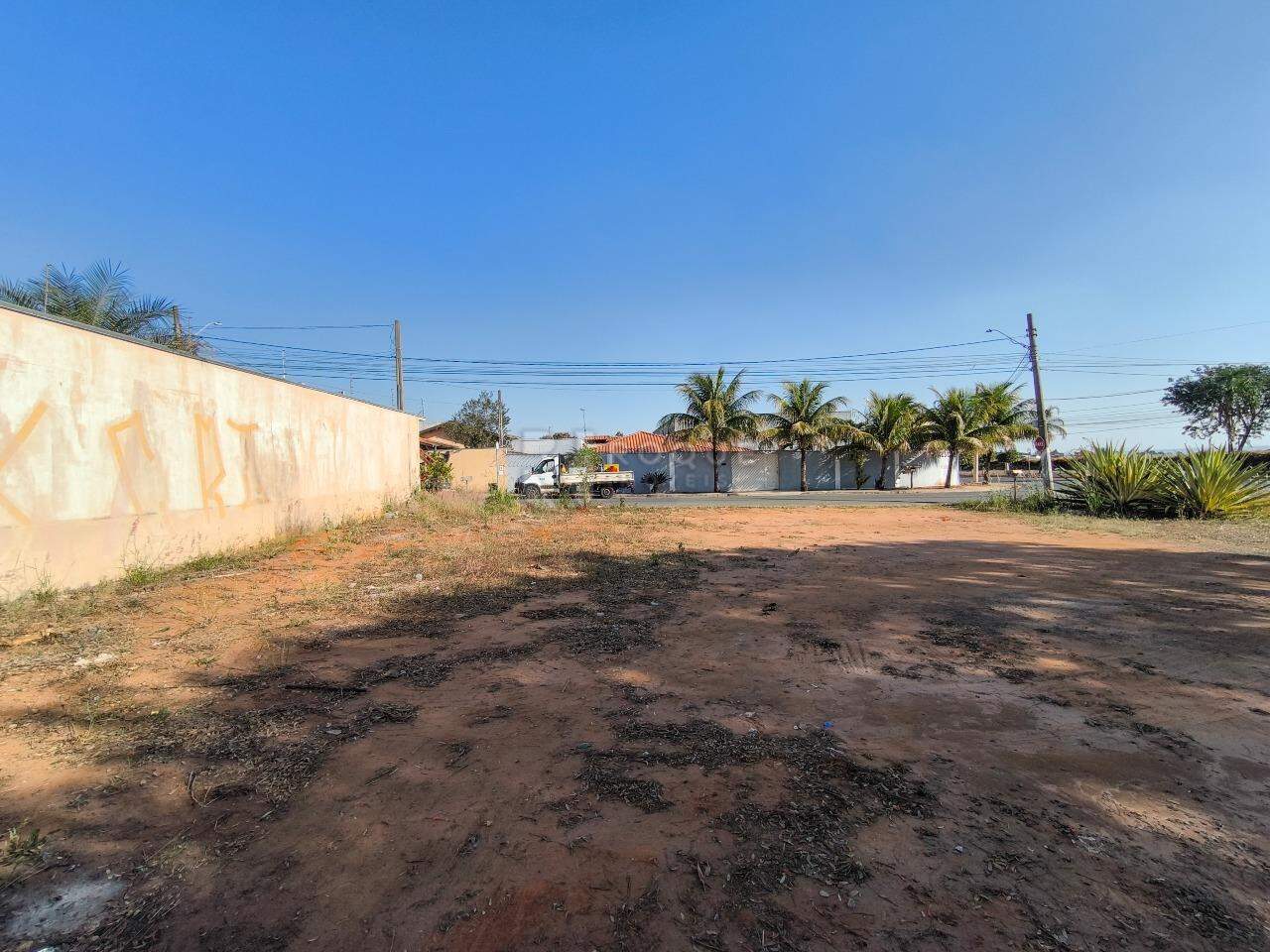 Terreno à venda no bairro Graminha: 