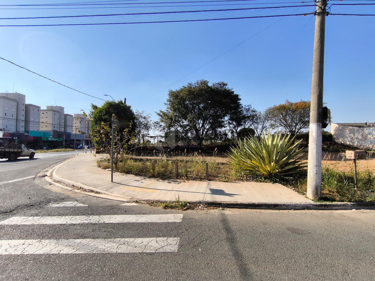 Terreno à venda no bairro Graminha: 