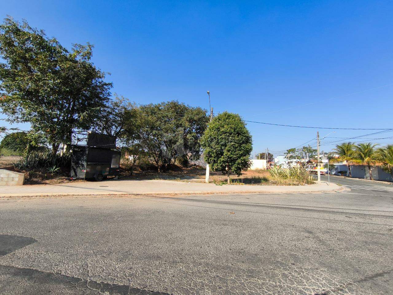 Terreno à venda no bairro Graminha: 