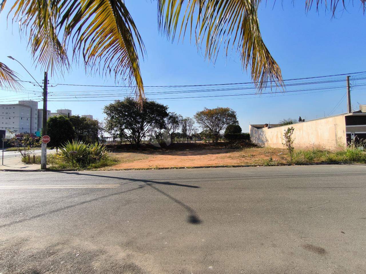 Terreno à venda no bairro Graminha: 