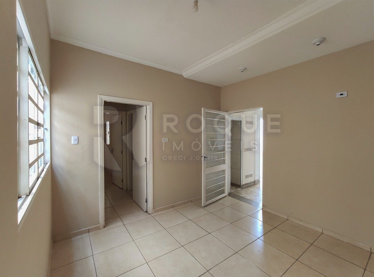 Casa Comercial à venda no bairro Centro: Sala 2