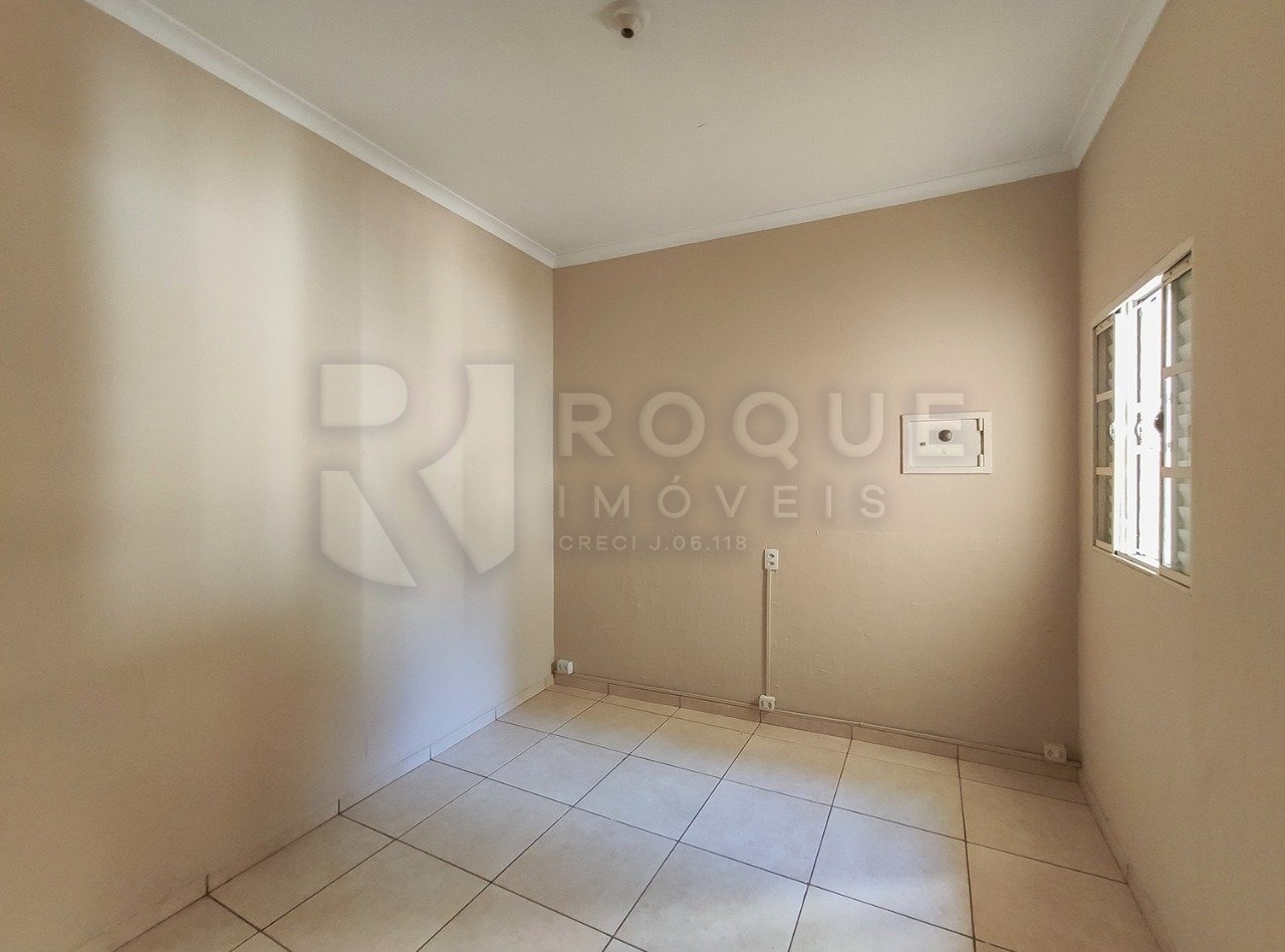 Casa Comercial à venda no bairro Centro: Sala 3