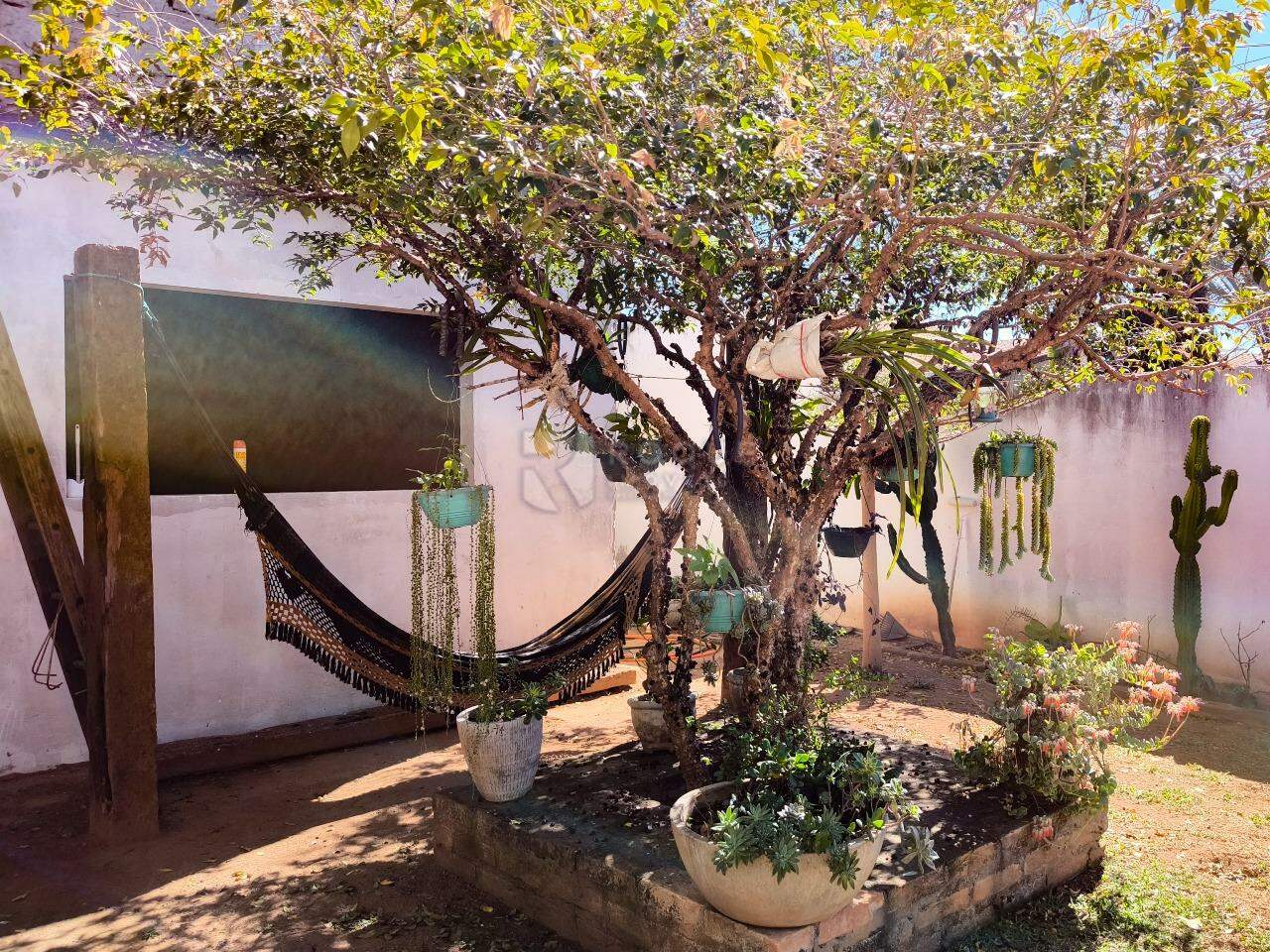 Casa em condomínio à venda no bairro Parque Egisto Ragazzo: JARDIM
