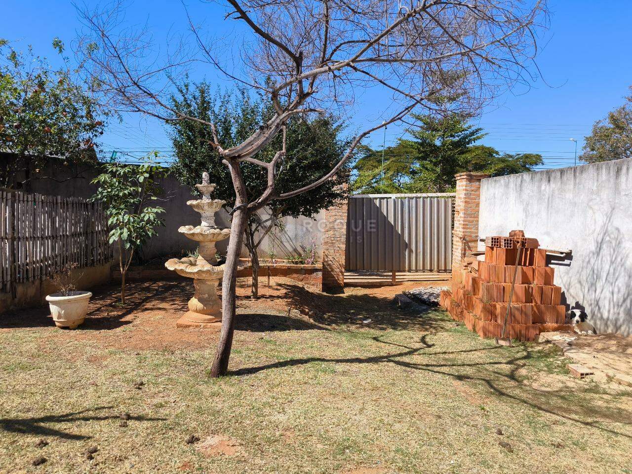 Casa em condomínio à venda no bairro Parque Egisto Ragazzo: QUINTAL