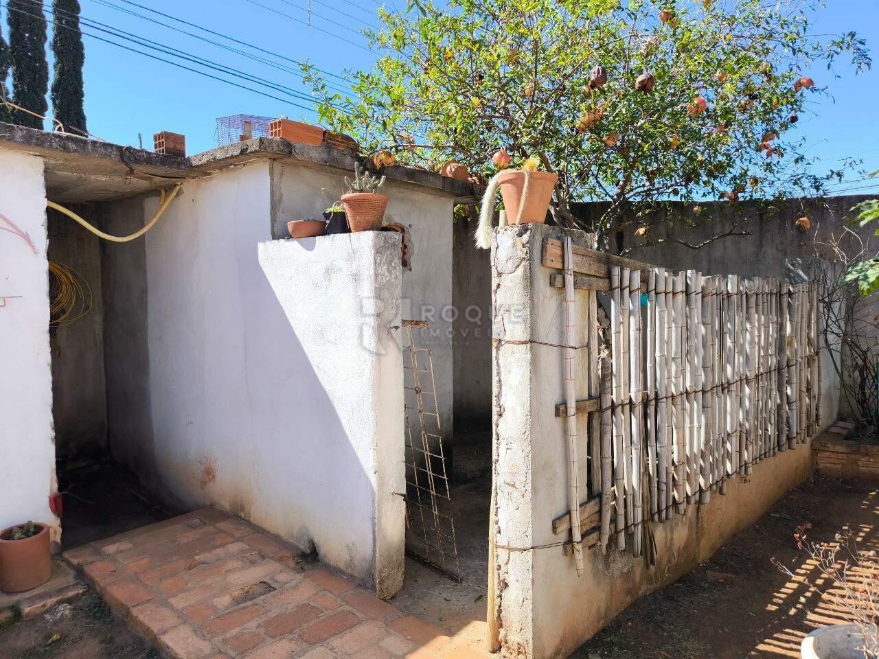 Casa em condomínio à venda no bairro Parque Egisto Ragazzo: CANIL