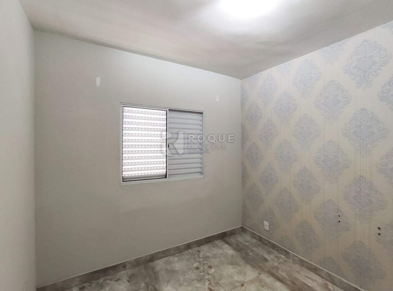 Apartamento para aluguel no bairro Vila Labaki: Dormitório 3