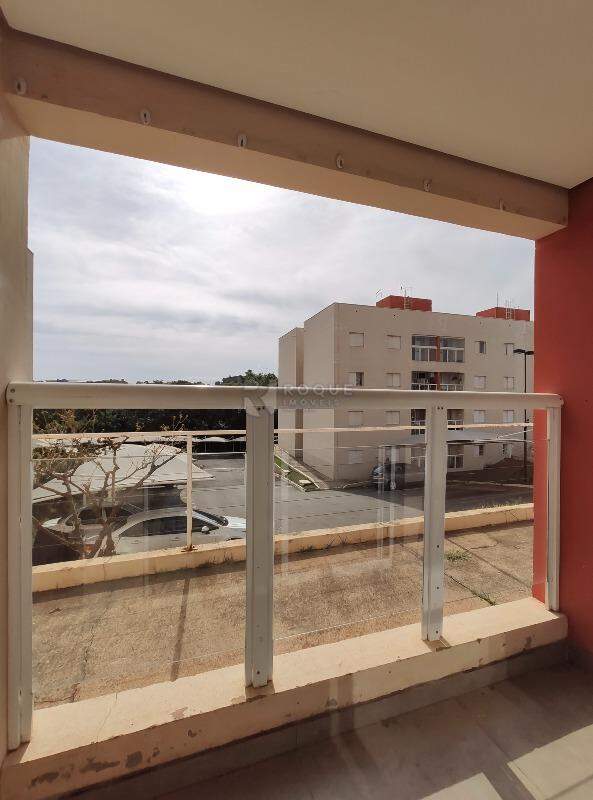 Apartamento para aluguel no bairro Vila Labaki: Sacada 