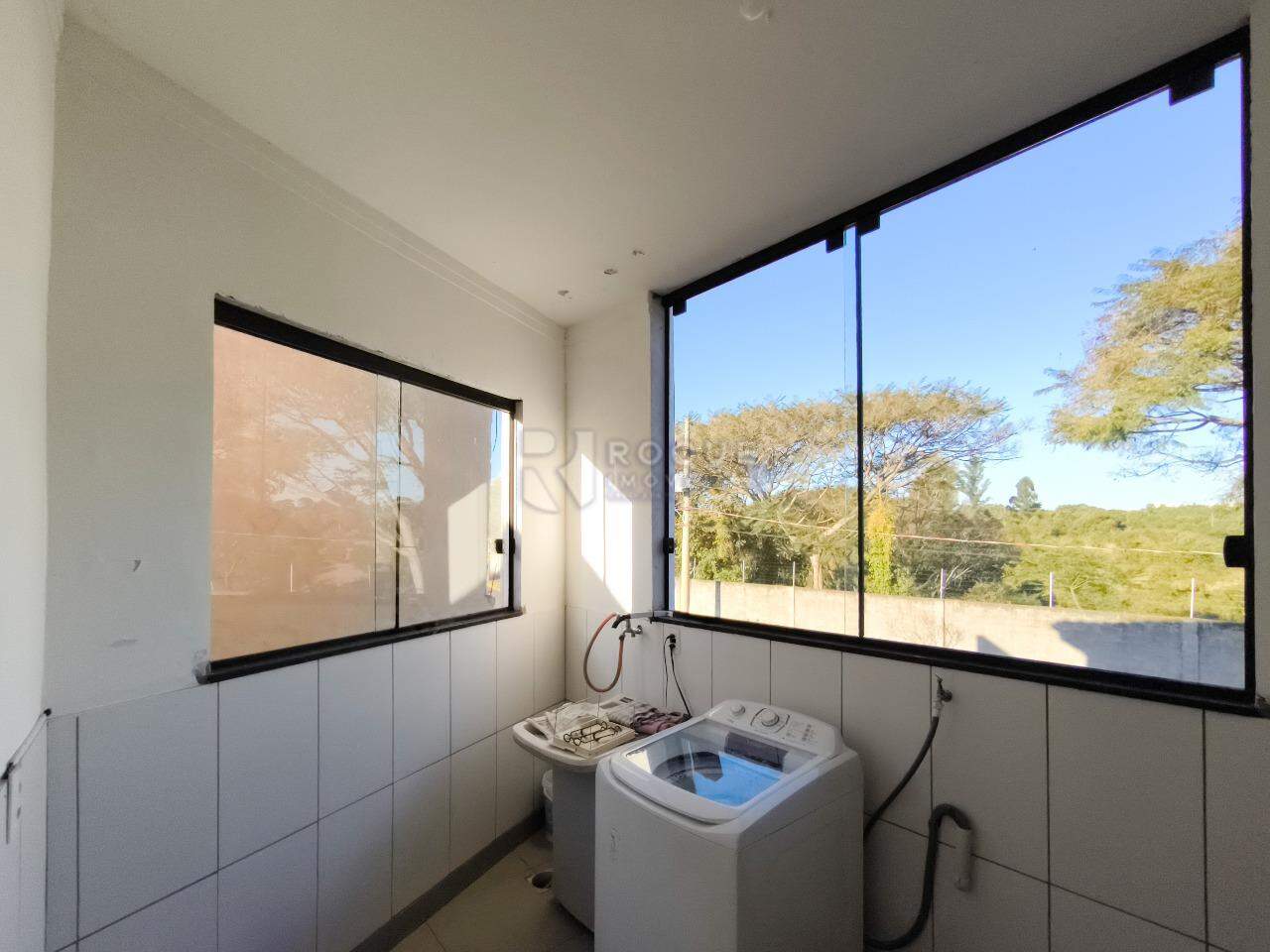 Casa em condomínio à venda no bairro Residencial Florisa: LAVANDERIA