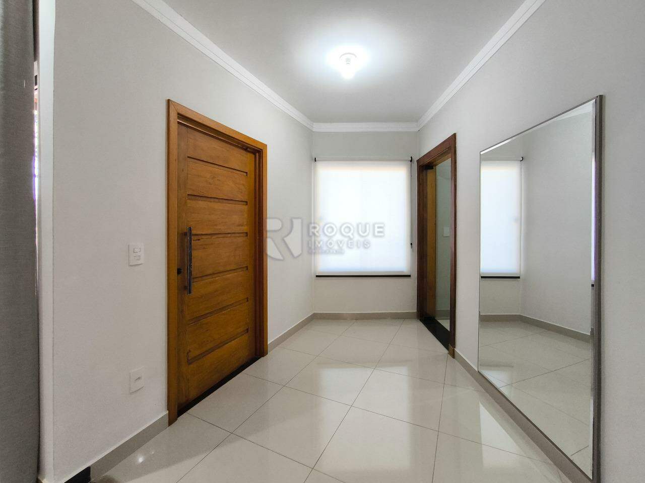 Casa em condomínio à venda no bairro Residencial Florisa: HALL DE ENTRADA