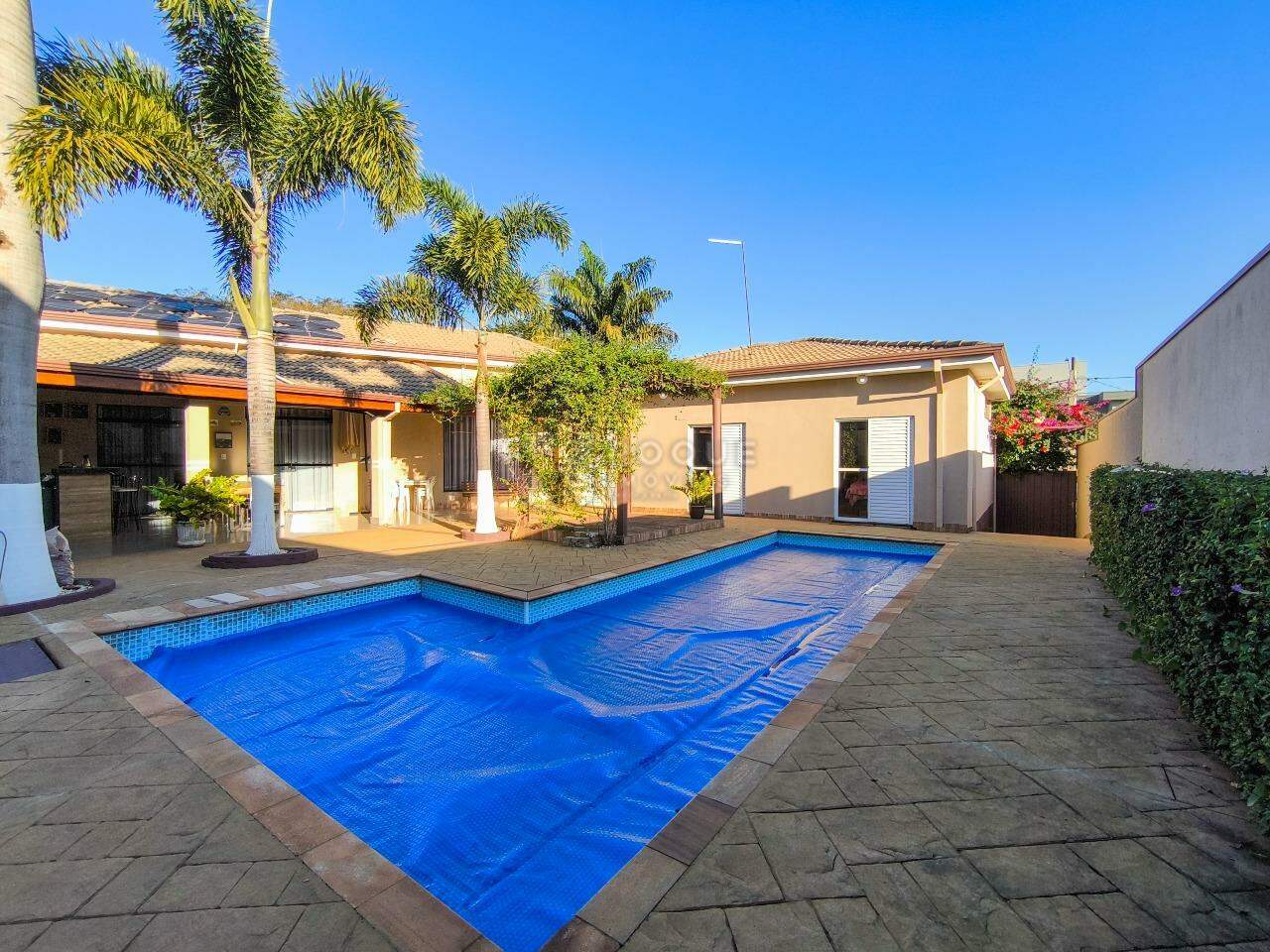 Casa em condomínio à venda no bairro Residencial Florisa: PISCINA