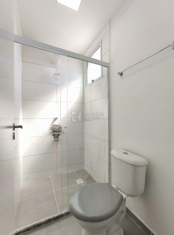Apartamento para aluguel no bairro Vale das Esmeraldas: WC suíte 