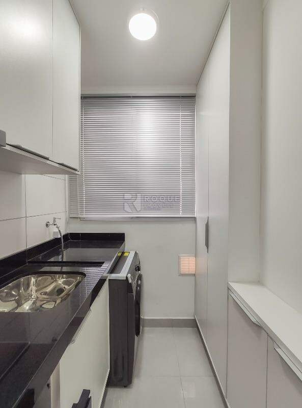 Apartamento para aluguel no bairro Vale das Esmeraldas: Área de serviço 