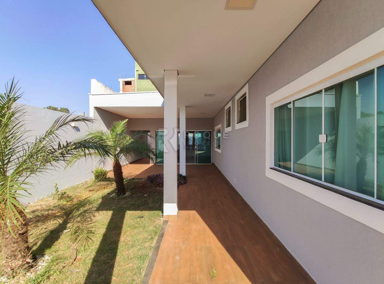 Casa Residencial à venda no bairro Residencial Alvorada: Varanda