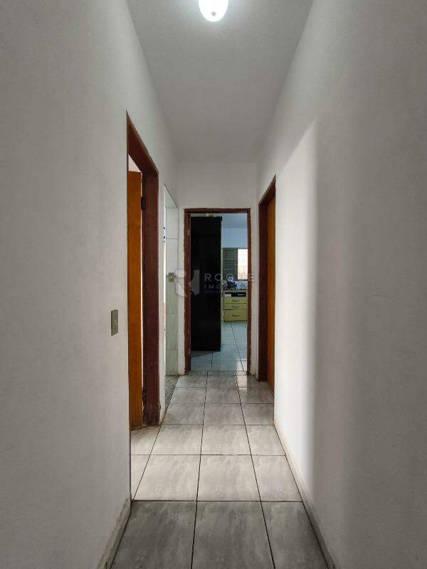 Casa Residencial à venda no bairro RESIDENCIAL DAS ORQUIDEAS: CORREDOR INTERNO