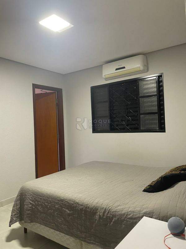 Casa em condomínio à venda no bairro Jardim Ouro Verde: