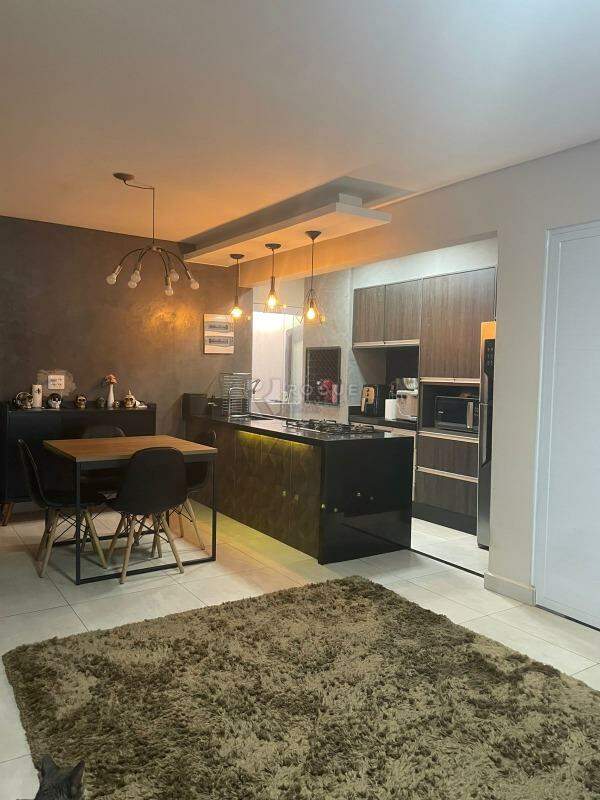 Casa em condomínio à venda no bairro Jardim Ouro Verde: