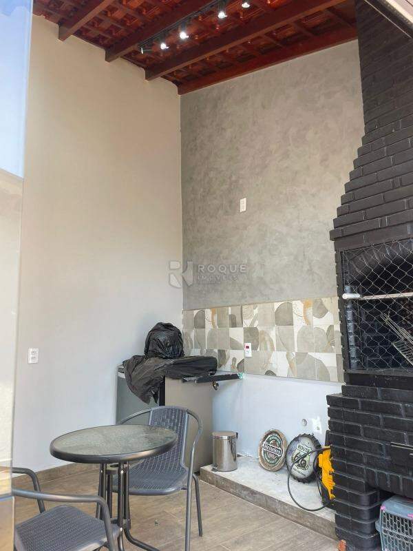 Casa em condomínio à venda no bairro Jardim Ouro Verde: