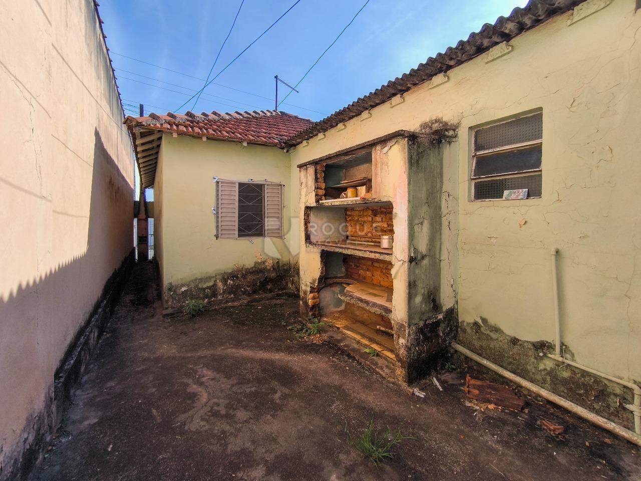 Casa Residencial à venda no bairro Vila Paulista: LATERAL EXTERNA