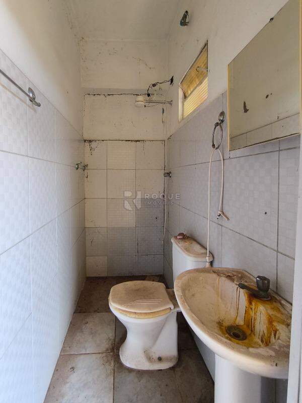 Casa Residencial à venda no bairro Vila Paulista: BANHEIRO SOCIAL EDÍCULA