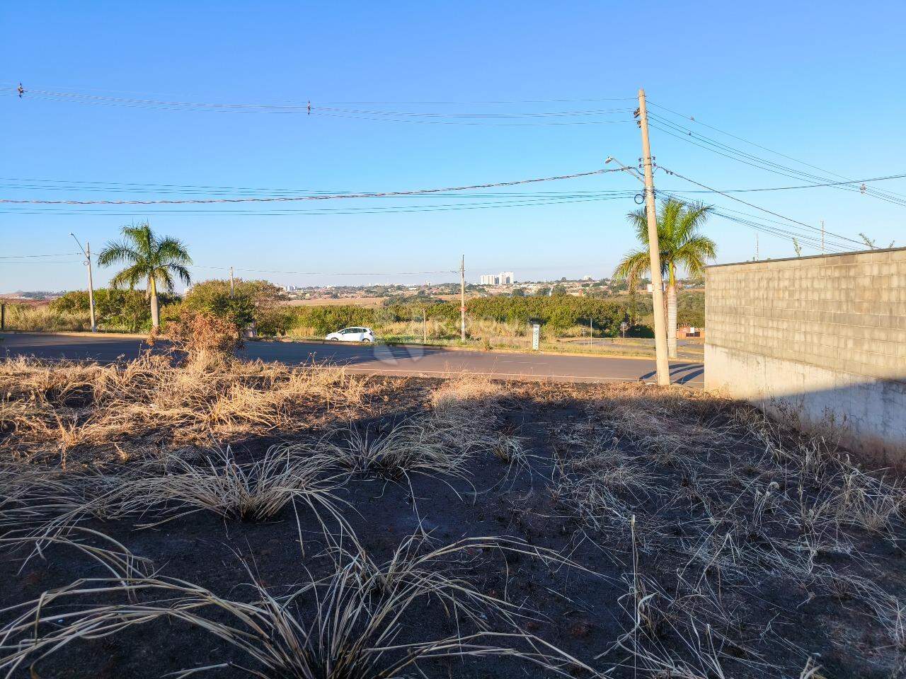 Terreno à venda no bairro Residencial Colinas do Engenho I: SOL DA TARDE