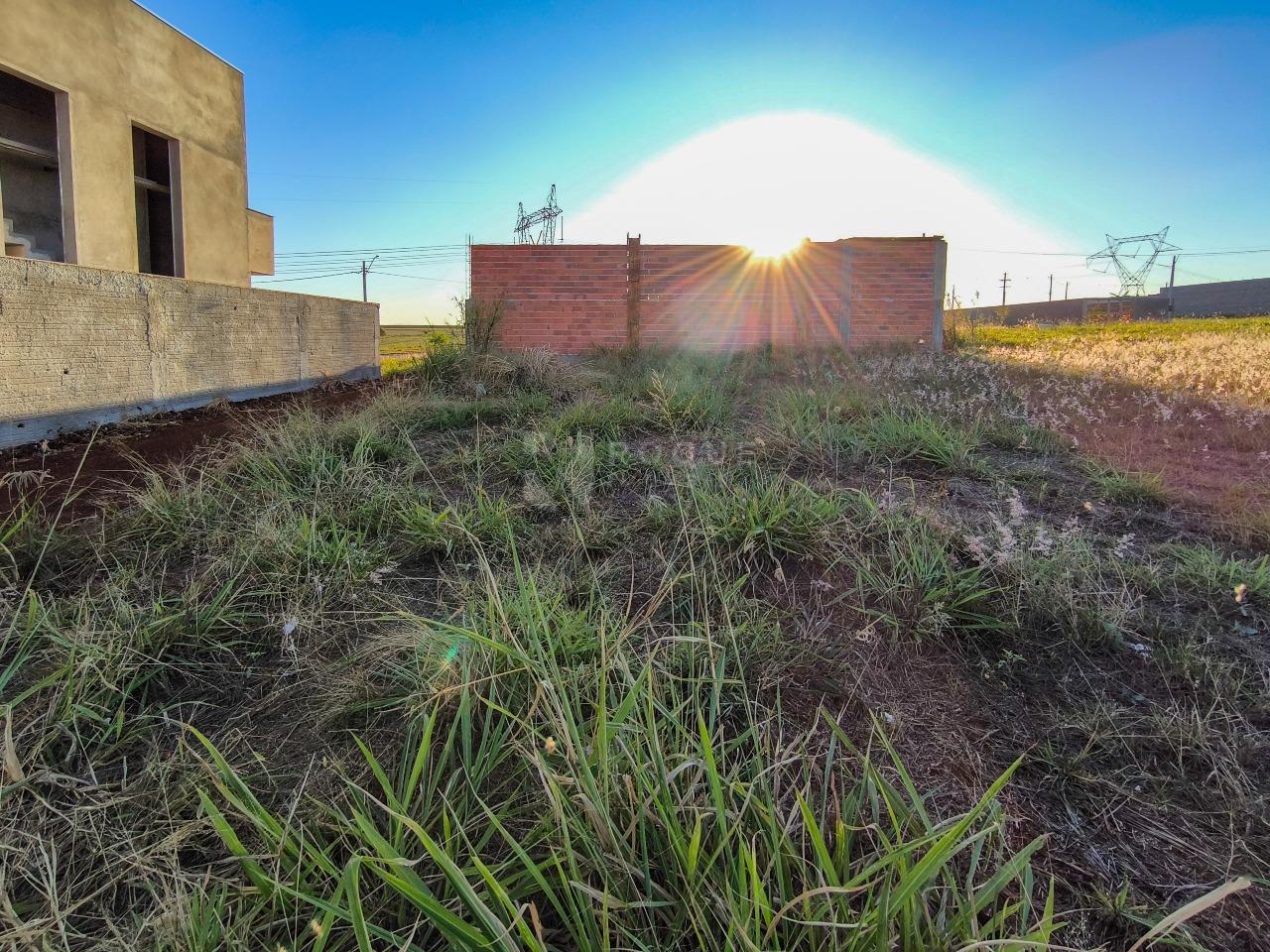 Terreno à venda no bairro Residencial Colinas do Engenho II: 