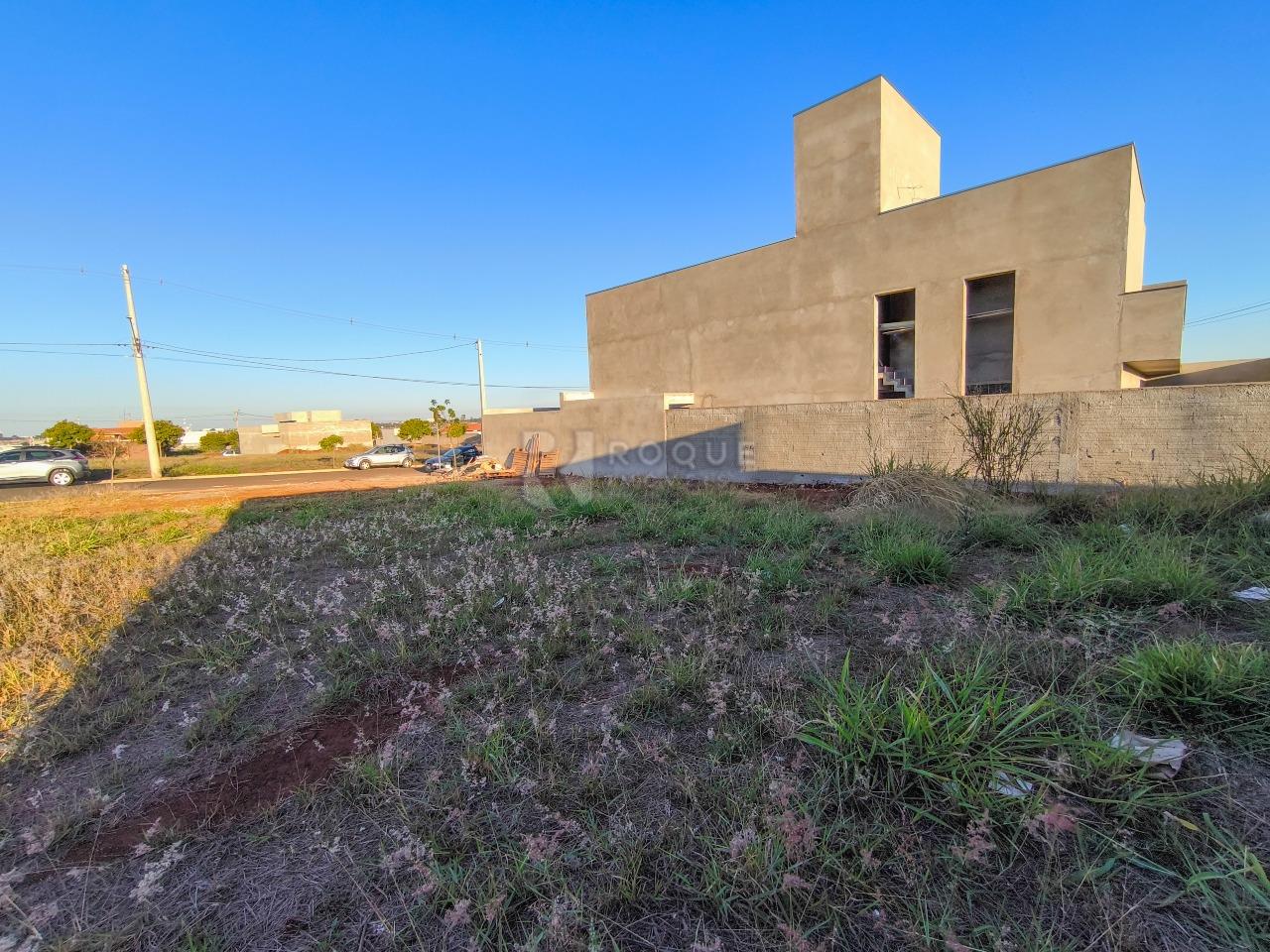 Terreno à venda no bairro Residencial Colinas do Engenho II: 