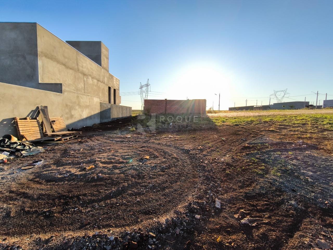 Terreno à venda no bairro Residencial Colinas do Engenho II: 