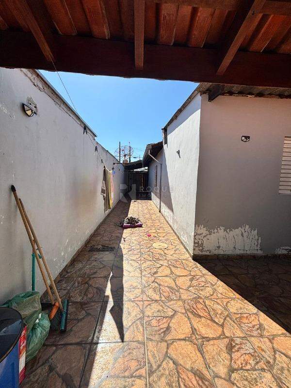 Casa Residencial à venda no bairro Residencial Econômico Manoel Simão de Barros Levy: Corredor Externo