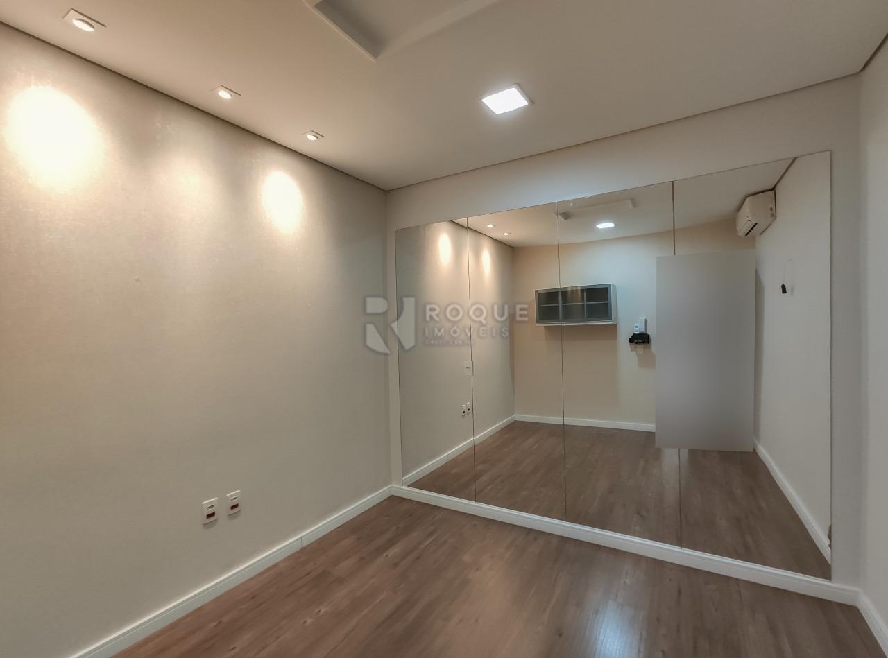 Casa Comercial à venda no bairro Centro: Sala 7