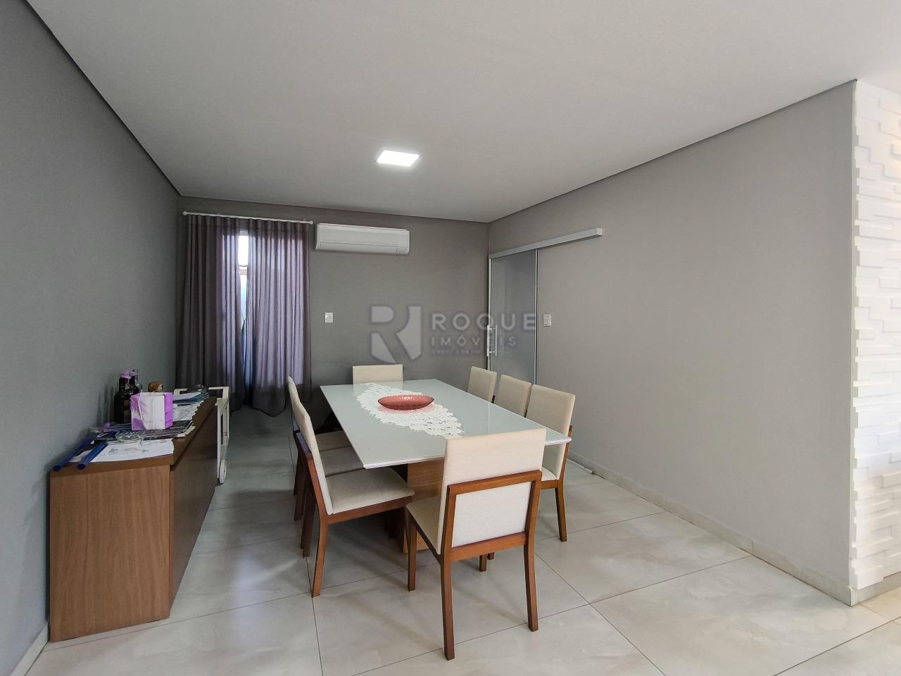 Casa Residencial à venda no bairro Jardim São Roque: SALA DE JANTAR