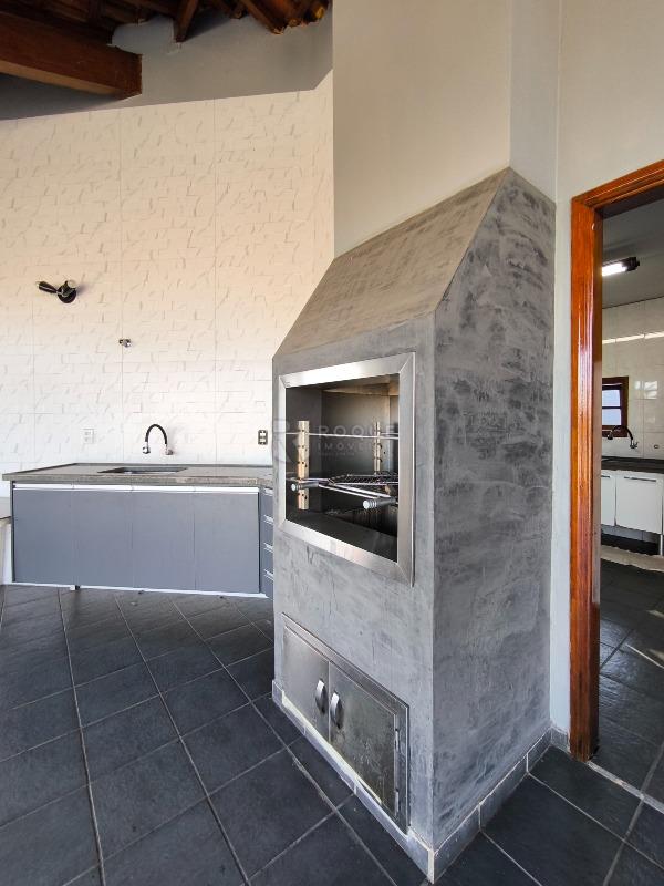 Casa Residencial à venda no bairro Jardim São Roque: CHURRASQUEIRA