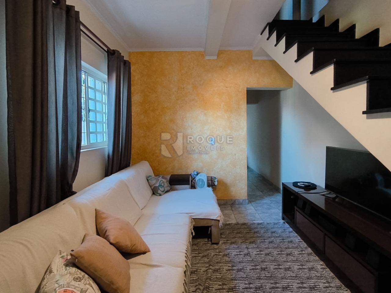 Casa Residencial à venda no bairro Jardim Nova Suiça: SALA DE ESTAR