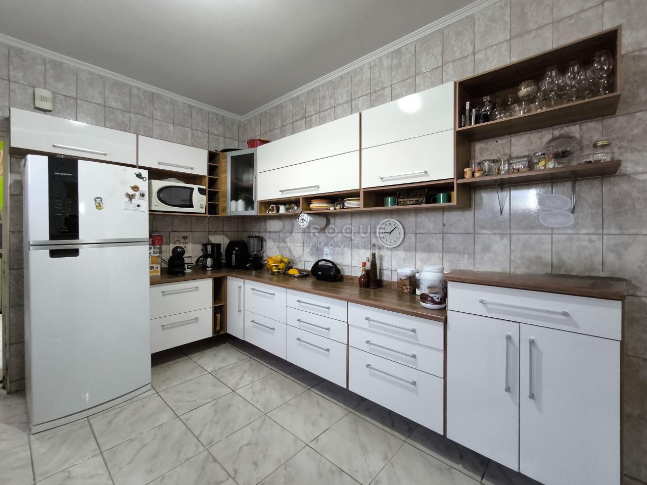 Casa Residencial à venda no bairro Jardim Nova Suiça: COZINHA