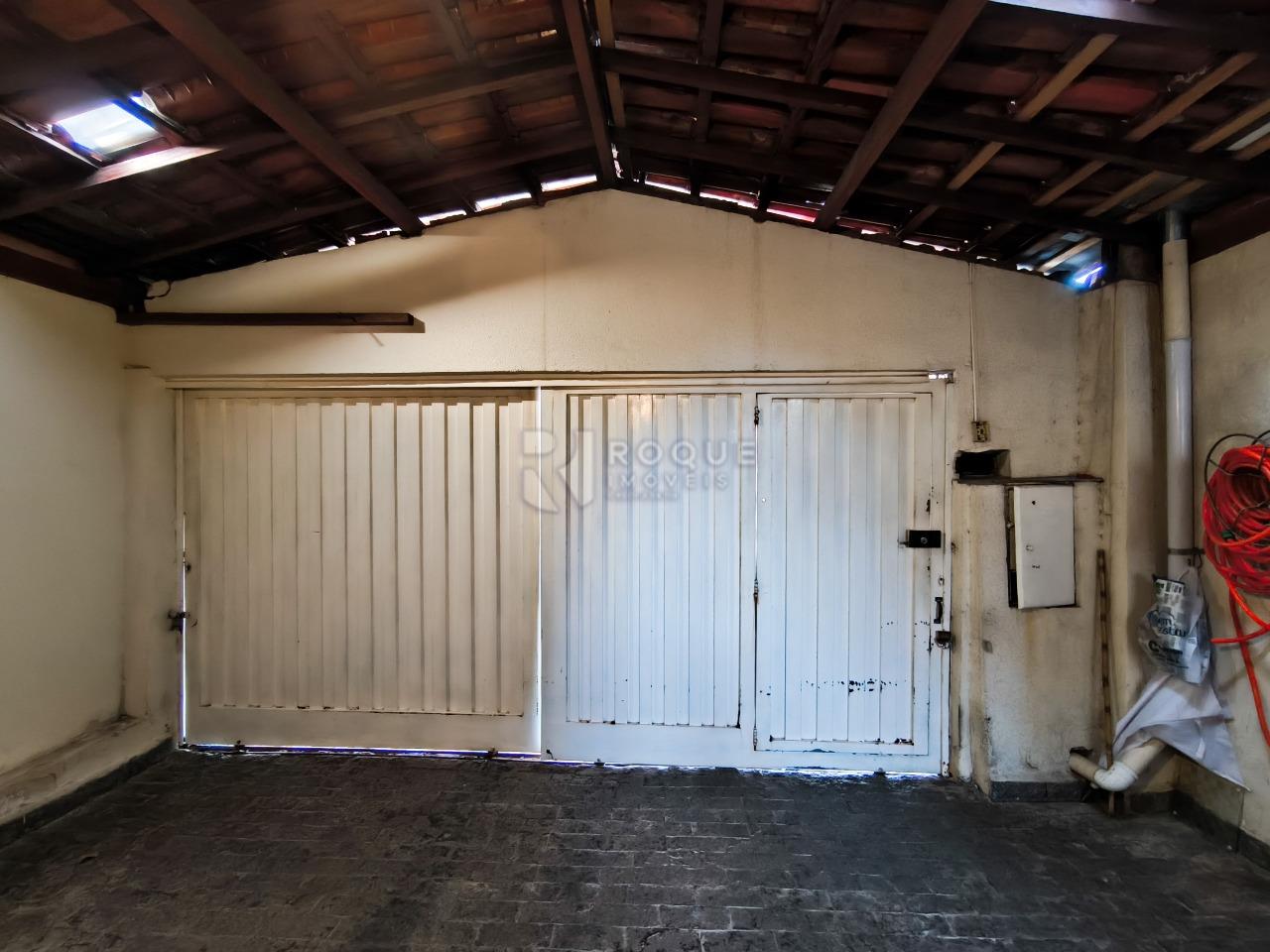 Casa Residencial à venda no bairro Jardim Nova Suiça: GARAGEM