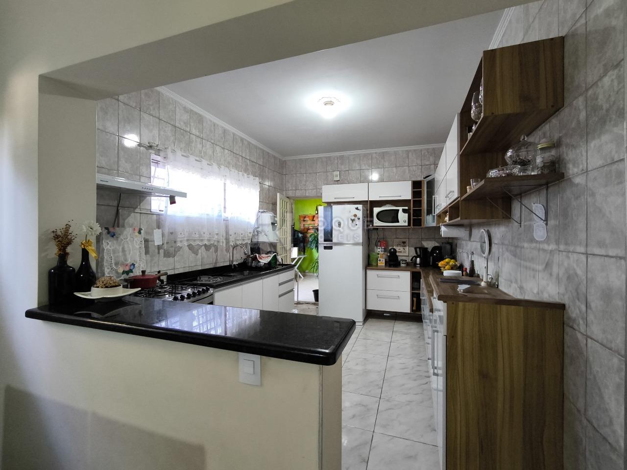 Casa Residencial à venda no bairro Jardim Nova Suiça: COZINHA
