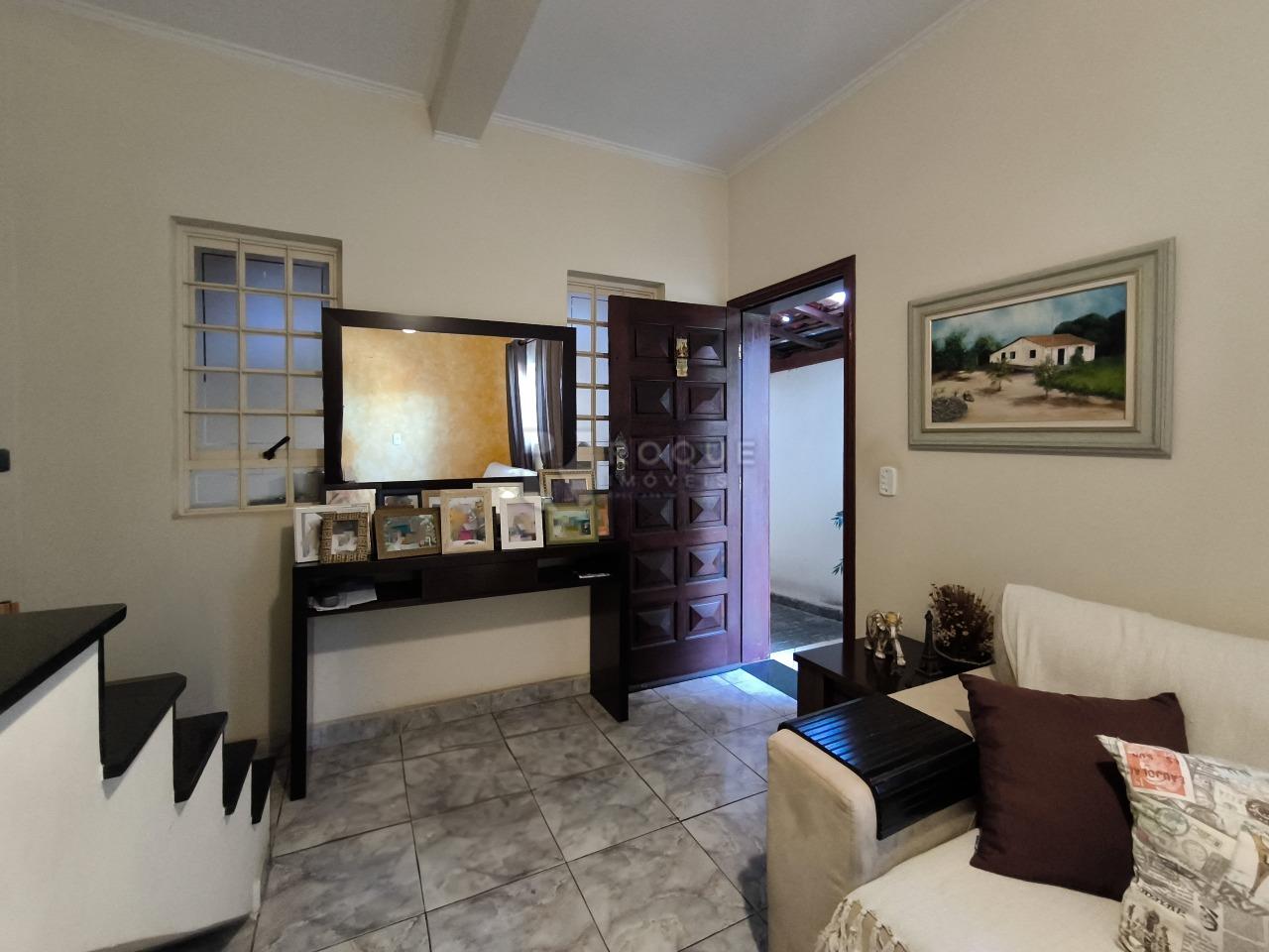 Casa Residencial à venda no bairro Jardim Nova Suiça: SALA DE ESTAR