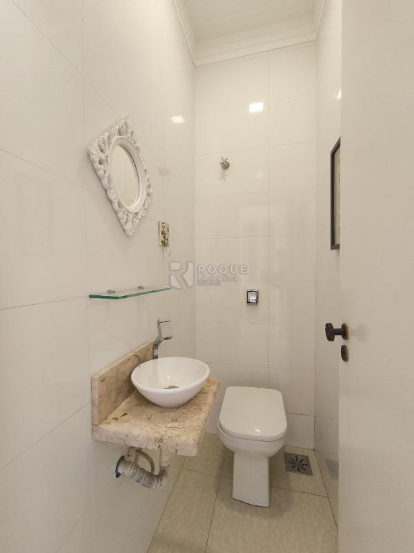 Casa em condomínio à venda no bairro Parque São Bento: LAVABO