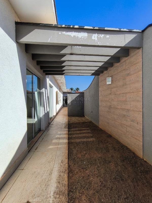 Casa em condomínio à venda no bairro Parque São Bento: LATERAL EXTERNA