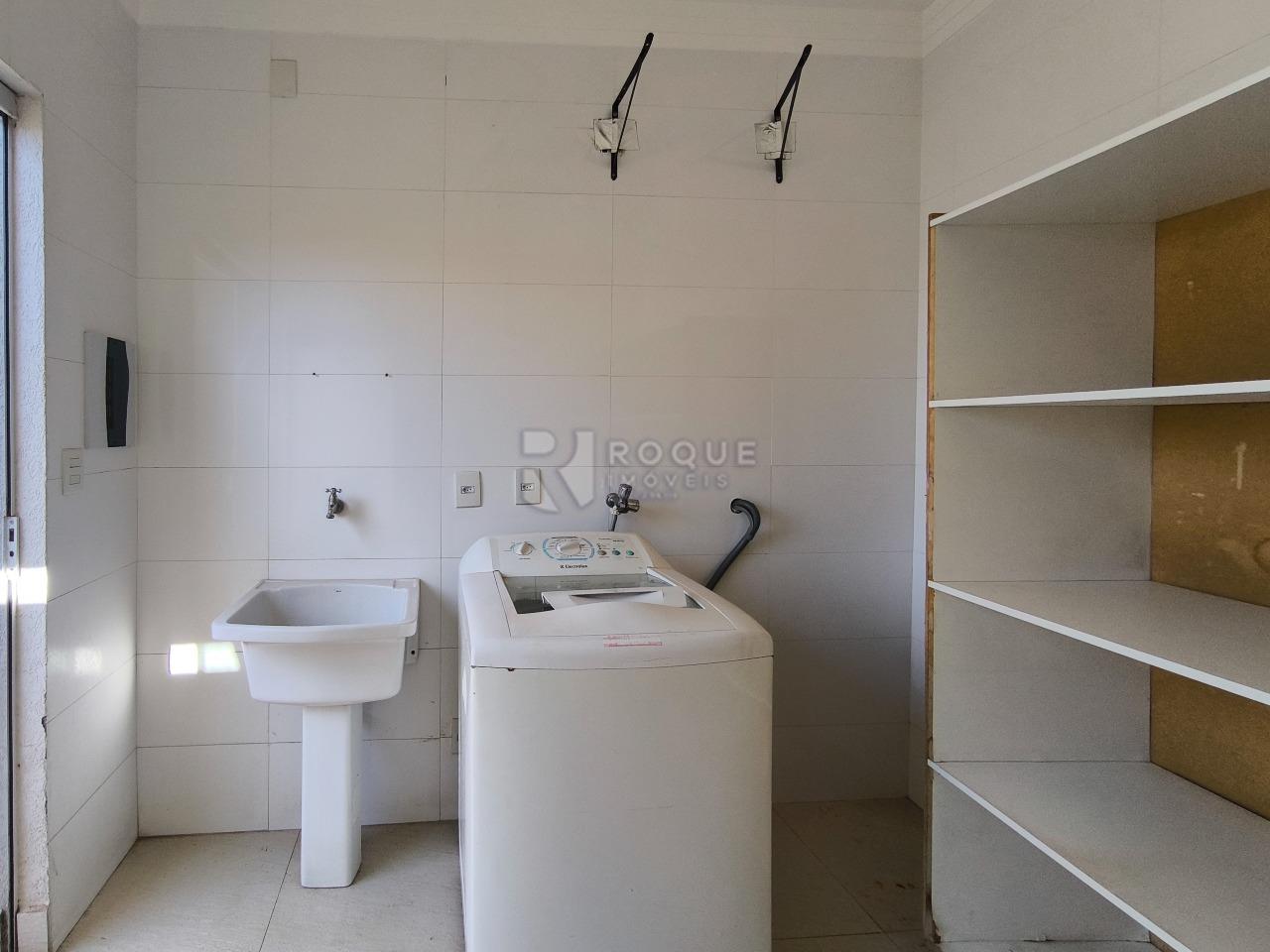 Casa em condomínio à venda no bairro Parque São Bento: LAVANDERIA